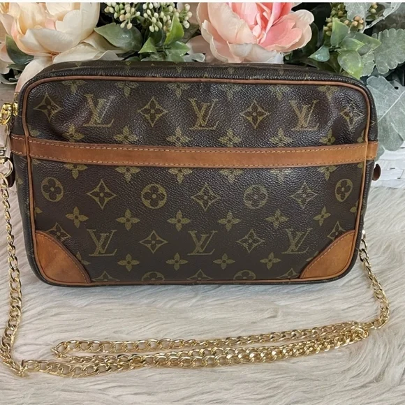 Authentic Louis Vuitton Compiegne 28 Monogram Shoulder Bag - Picture 2 of 12